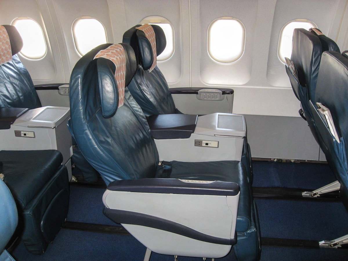 Самолёт Аэробус а320 салон