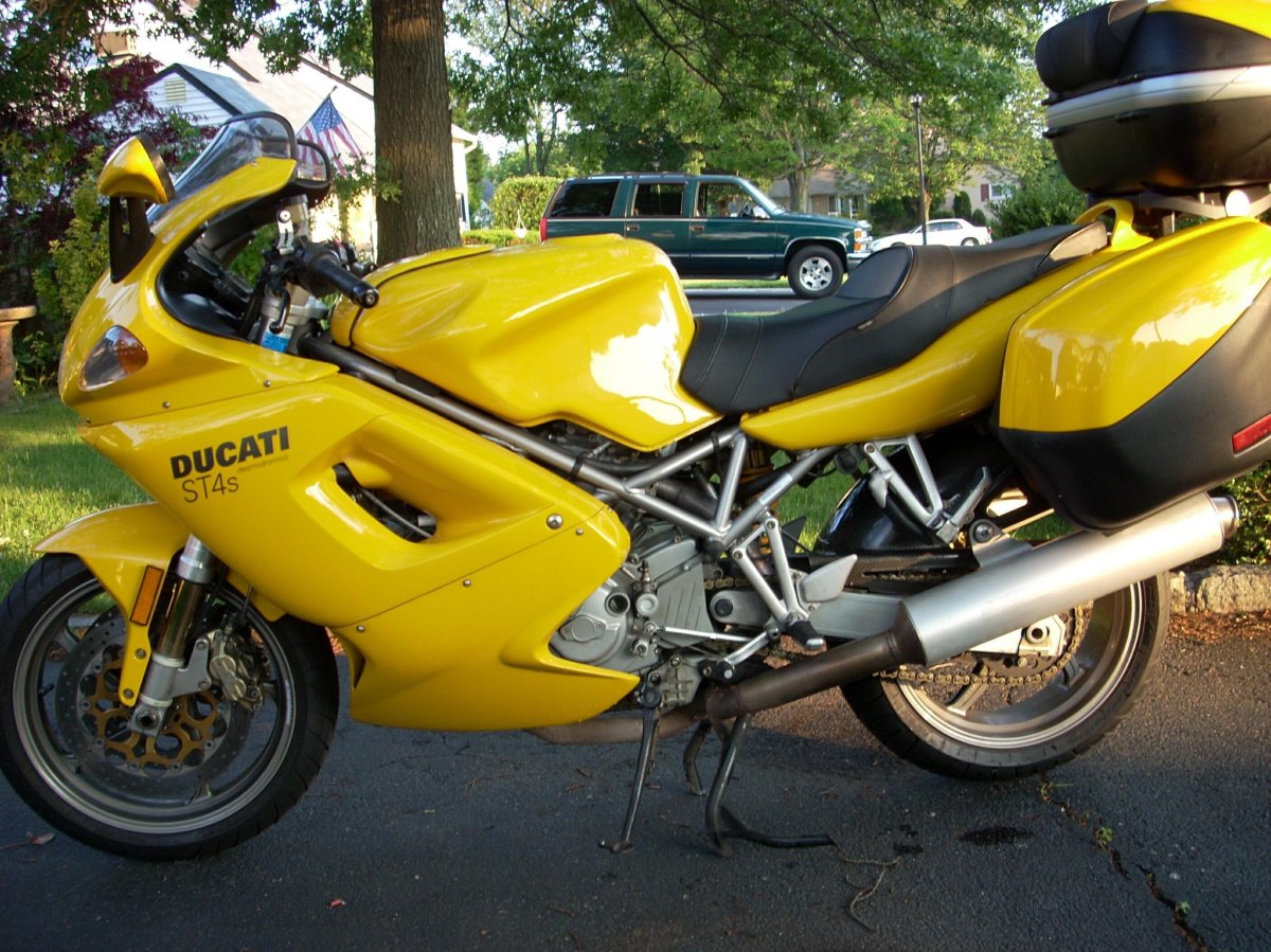 Ducati st4