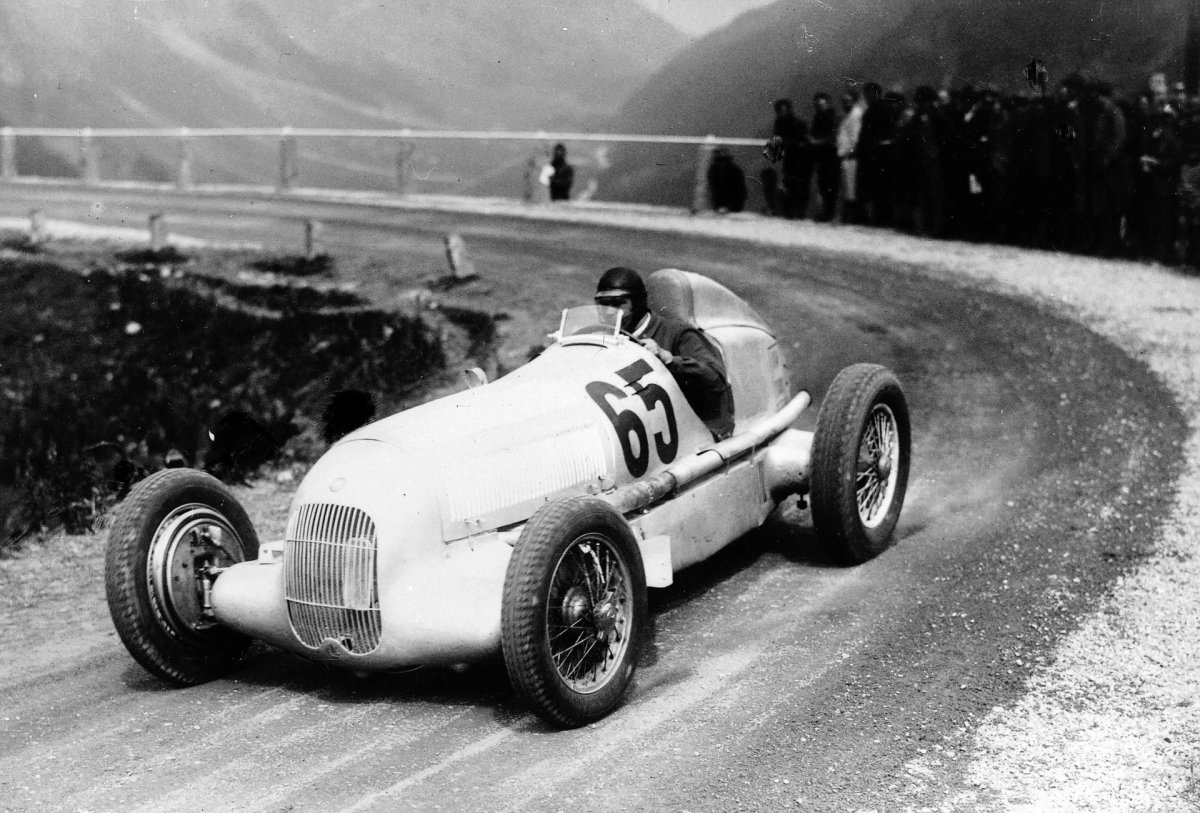 Mercedes-Benz w25 Silver arrow (1934)