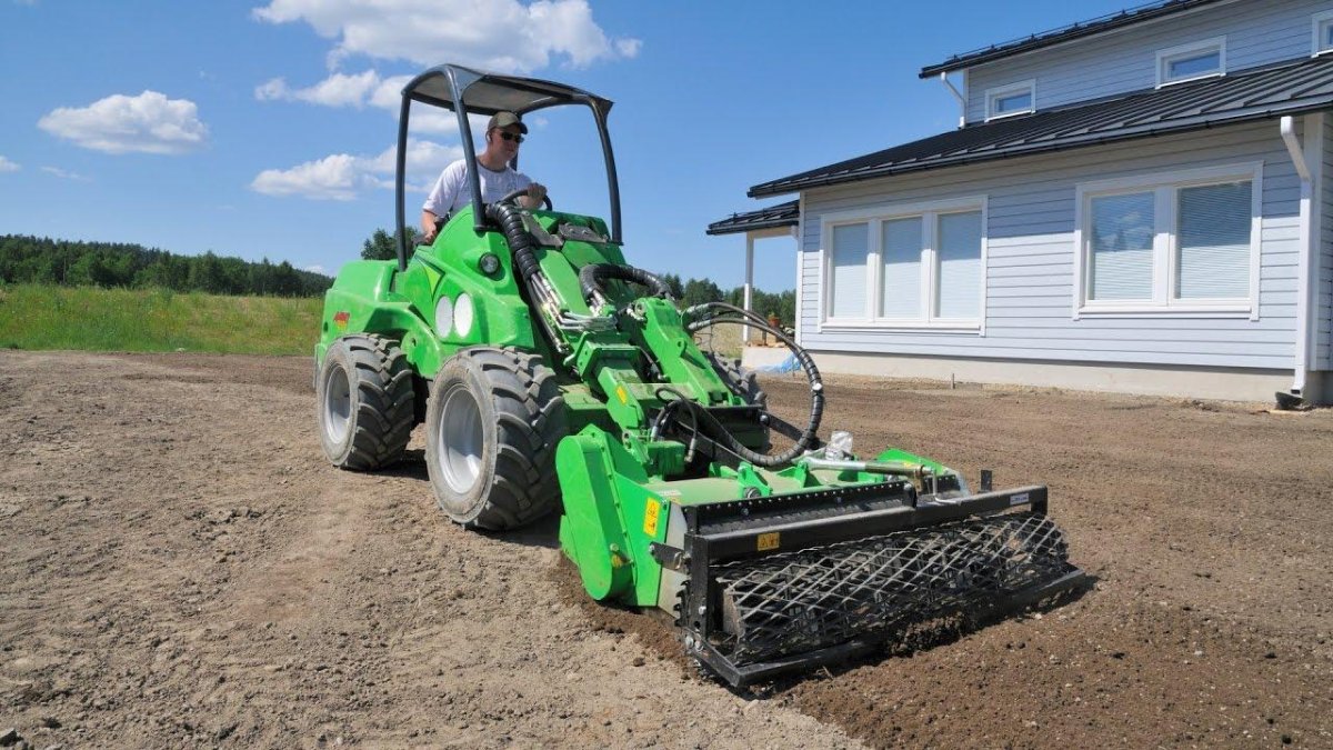 Мини погрузчик Авант