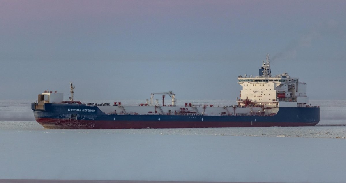 Штурман Альбанов танкер