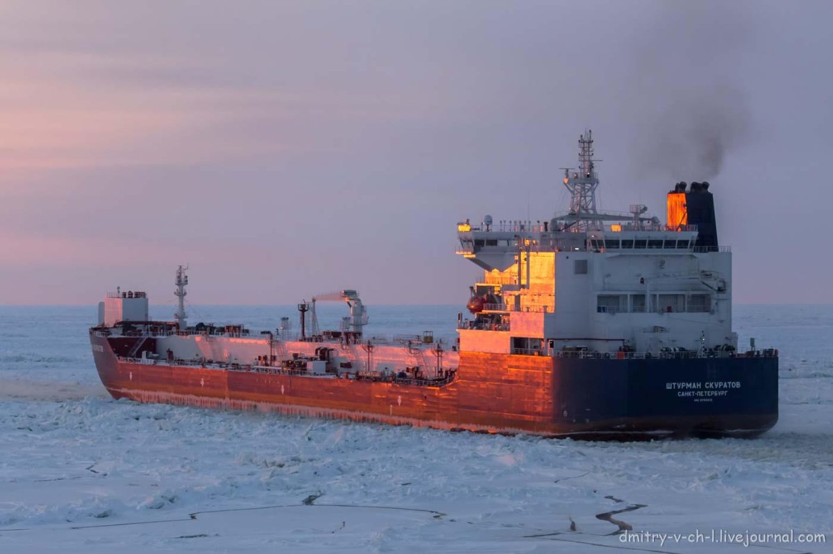 Штурман Скуратов танкер
