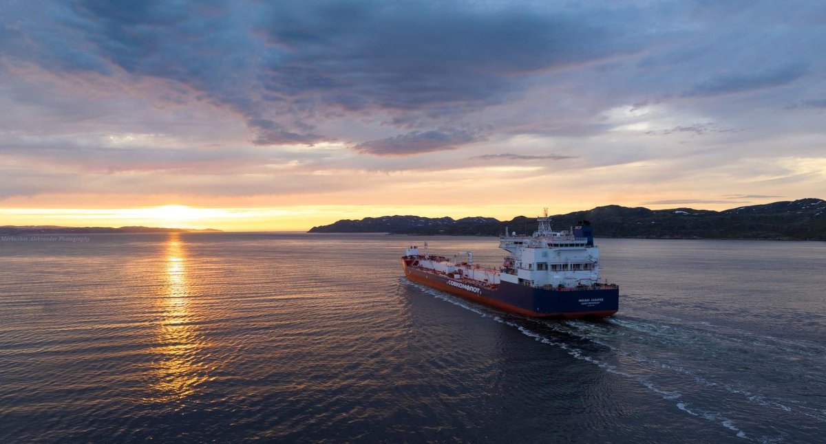 Михаил Лазарев танкер