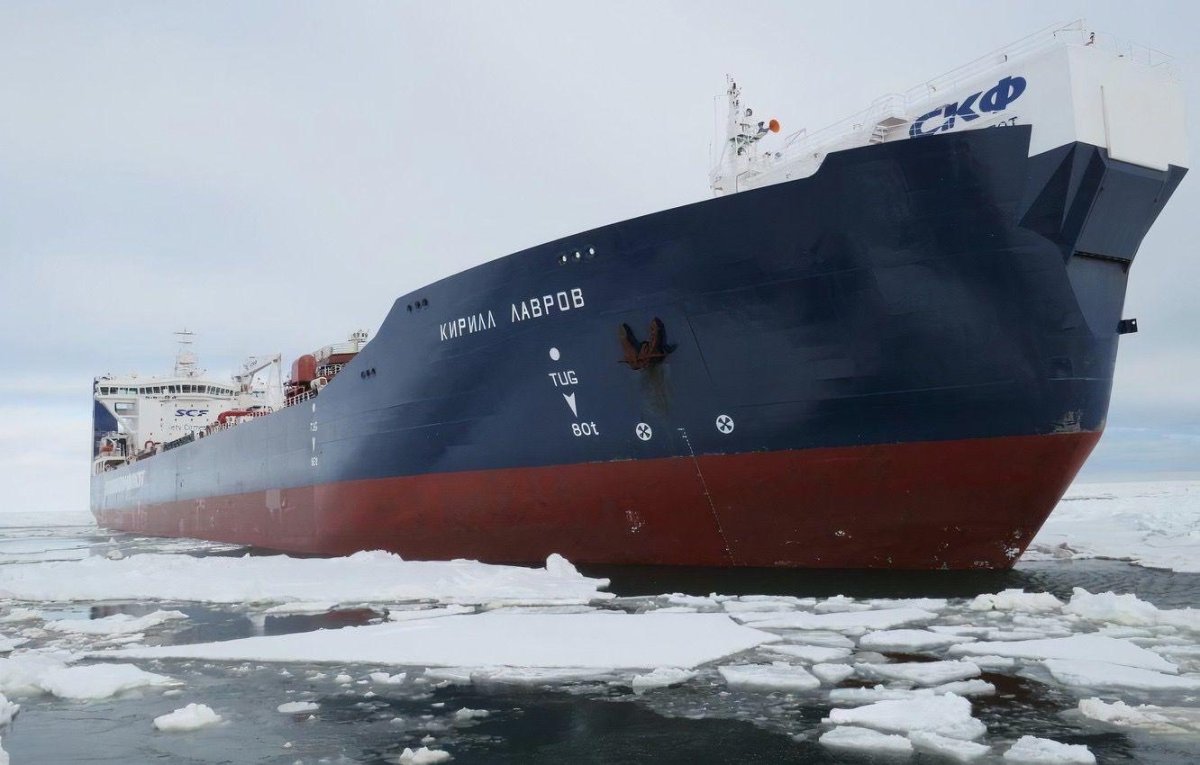 Танкер Кирилл Лавров