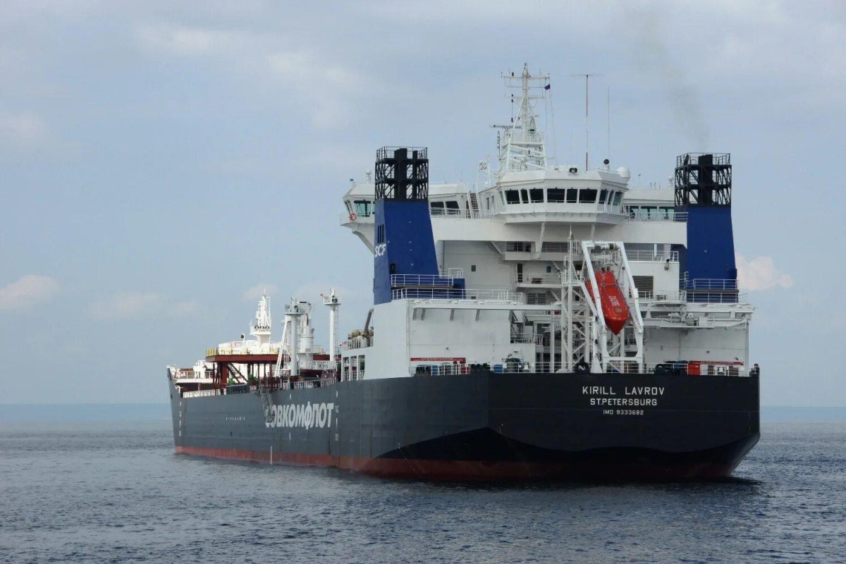 Танкер Кирилл Лавров