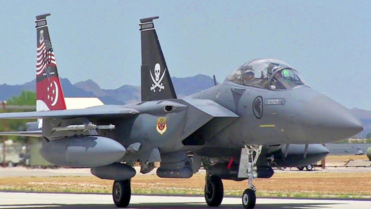 Ф-15 самолет