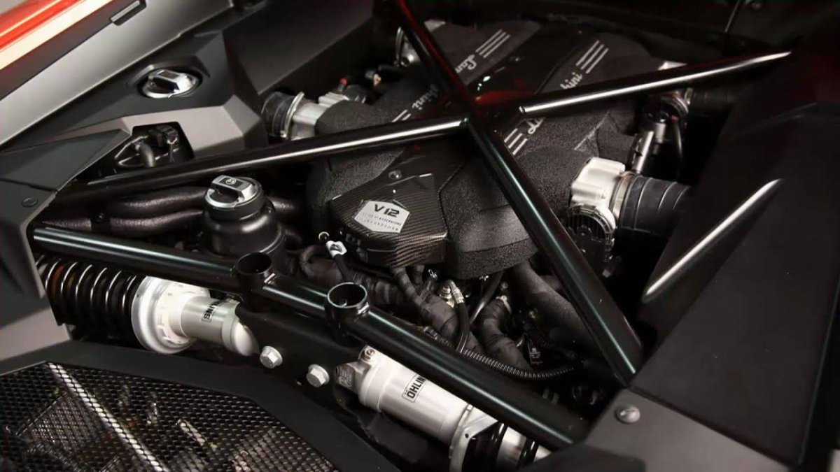 Мотор Ламборгини авентадор