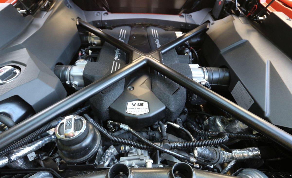 Двигатель Lamborghini Aventador 2012