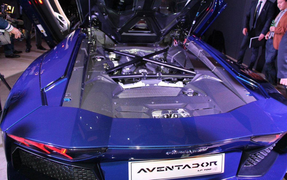 Lamborghini Aventador Roadster 2012
