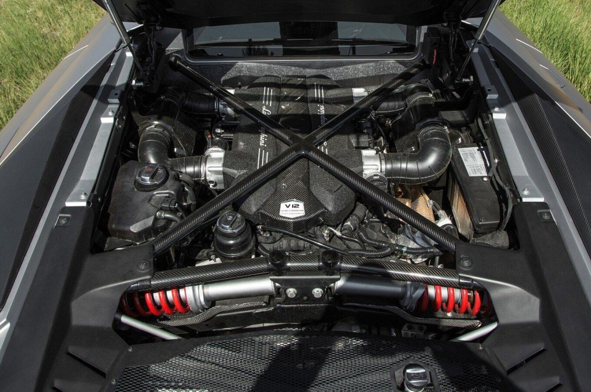 Мотор Ламборгини авентадор св