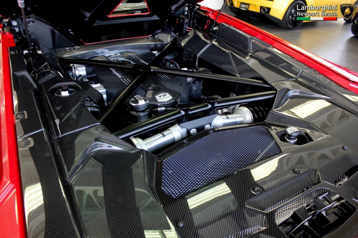 Моторный отсек Ламборгини
