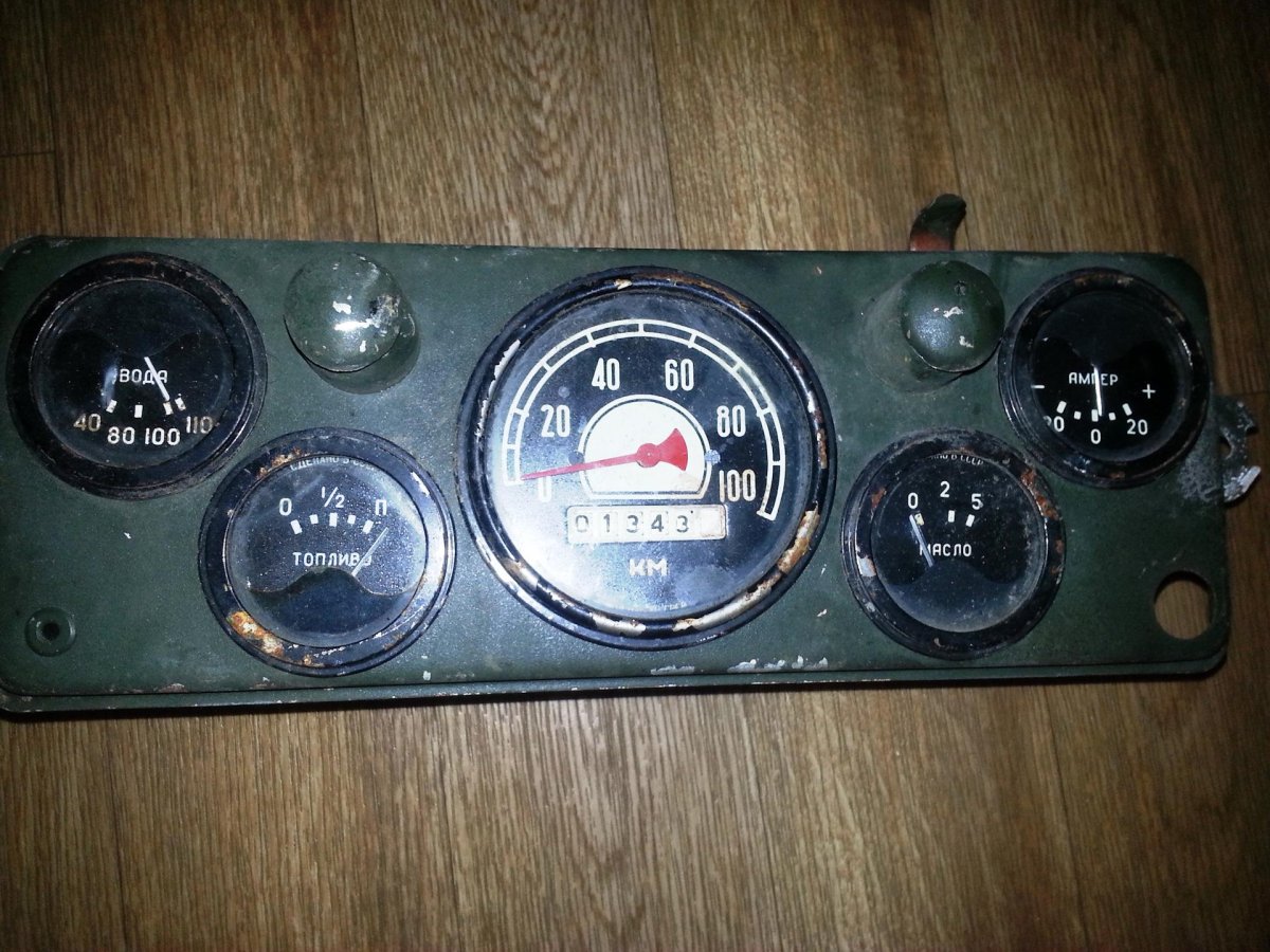Приборная панель ЗИЛ 130