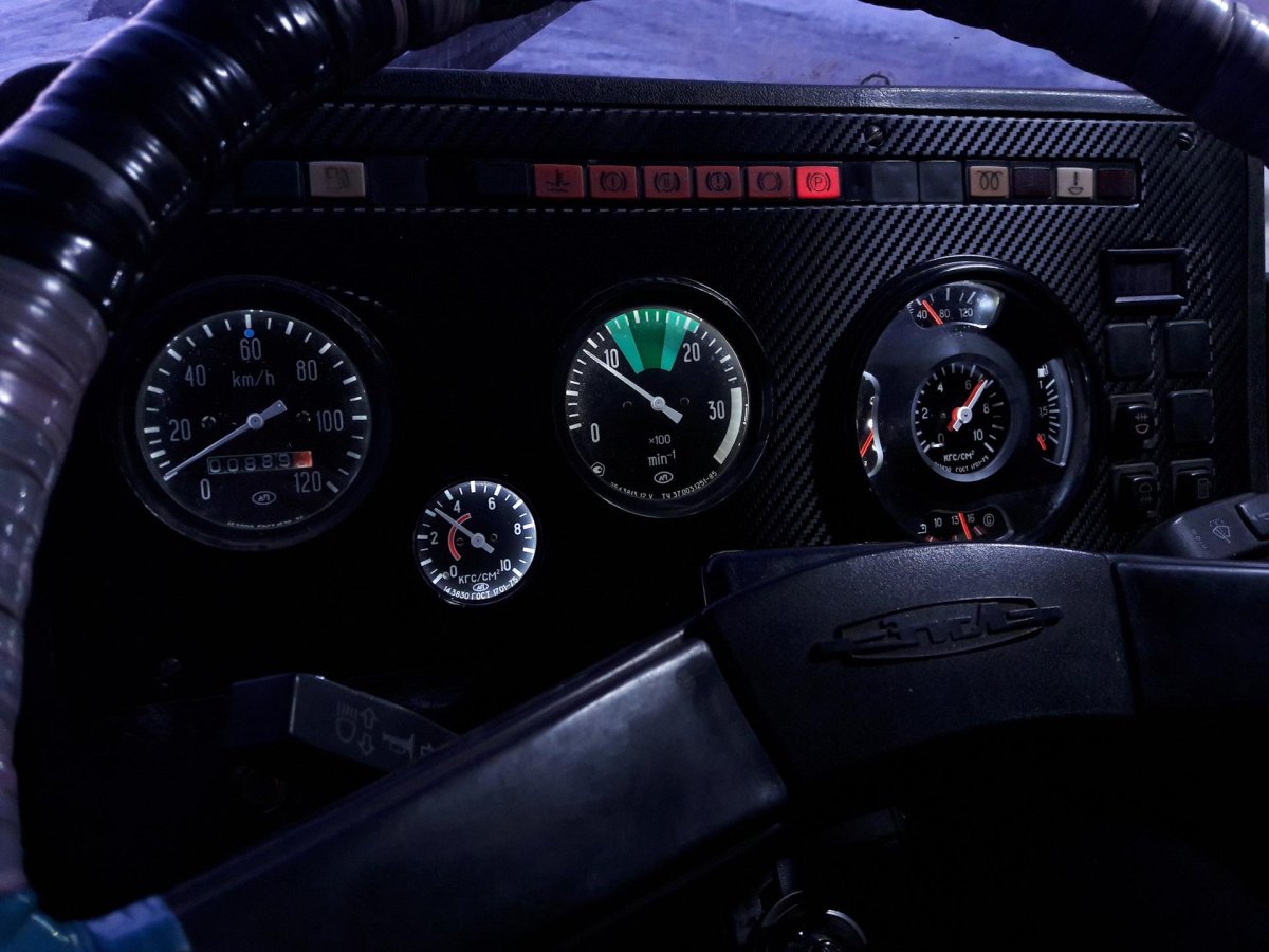 Щиток приборов ЗИЛ 4331