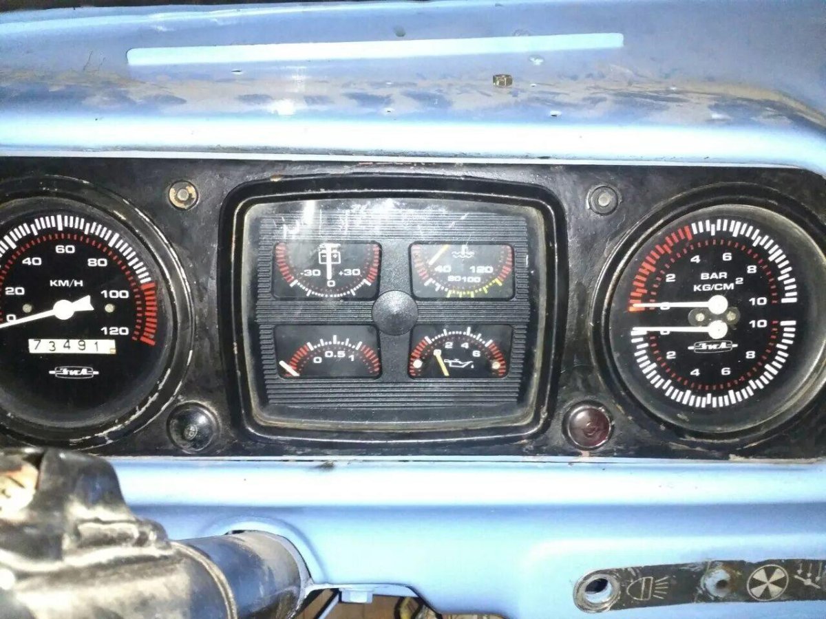 Щиток приборов ЗИЛ 130