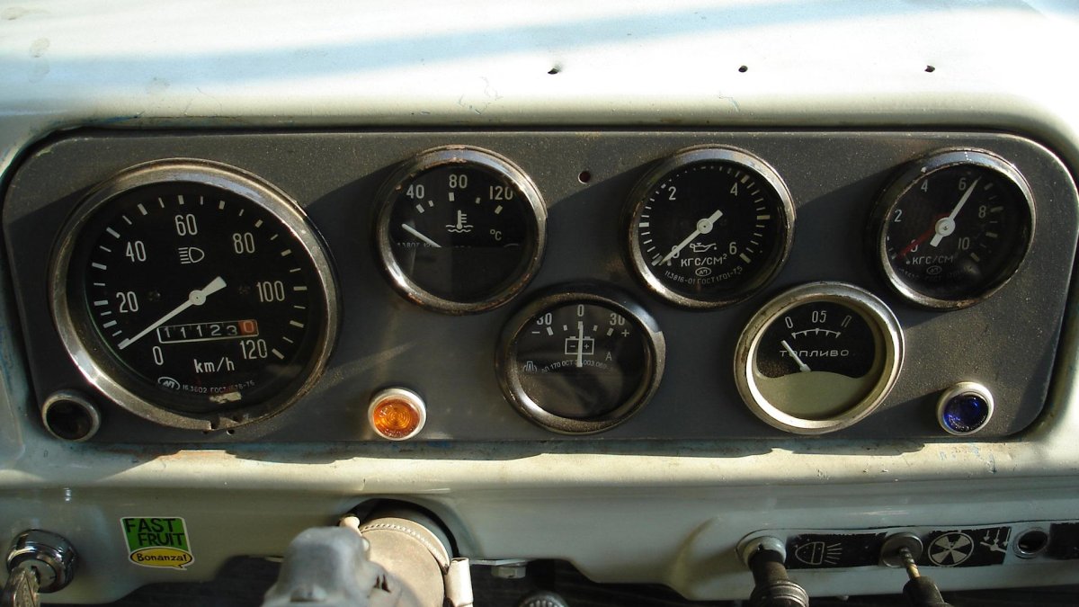 Приборная панель ЗИЛ 130