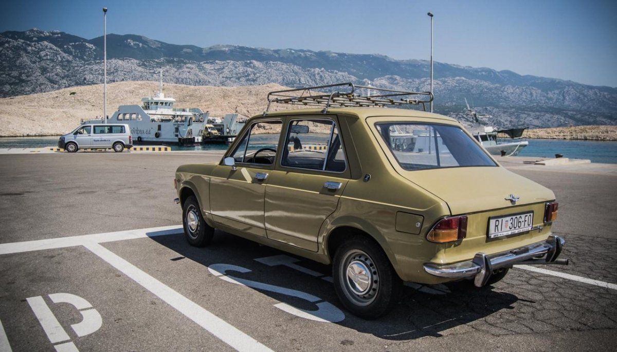 Автомобиль застава Юго