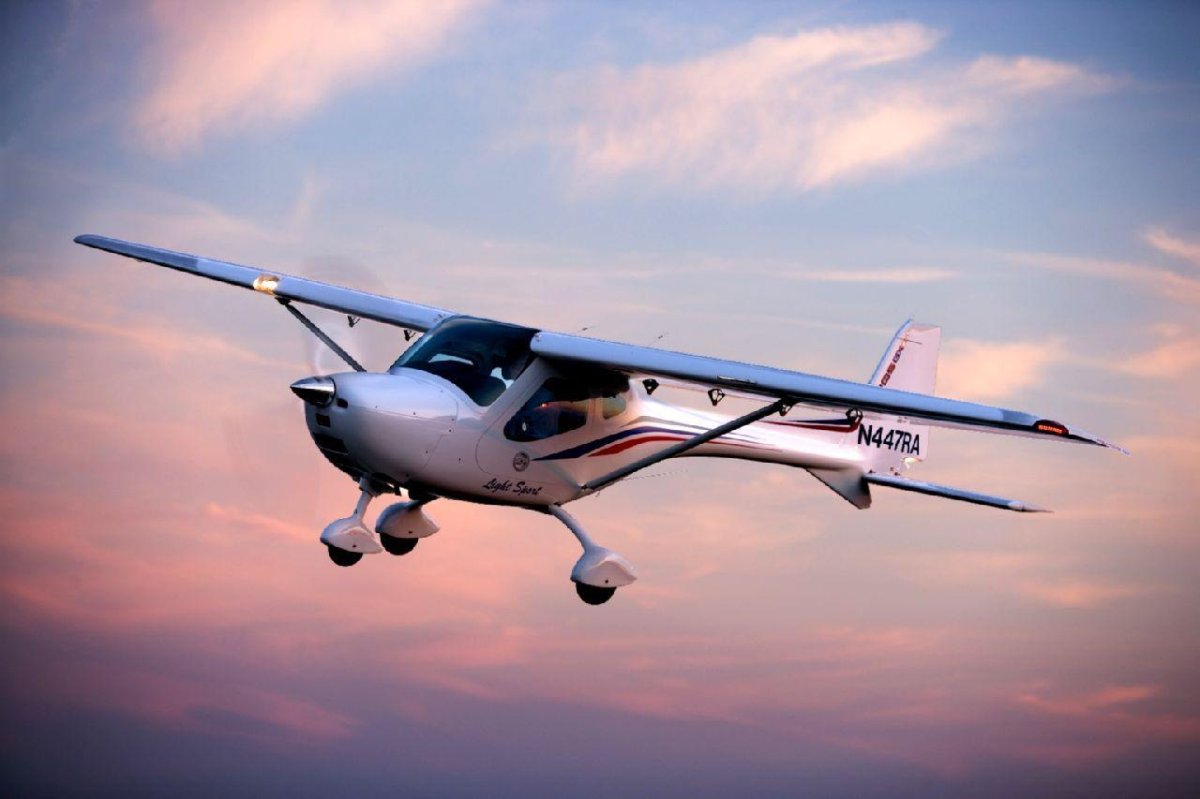 Двухместный самолет