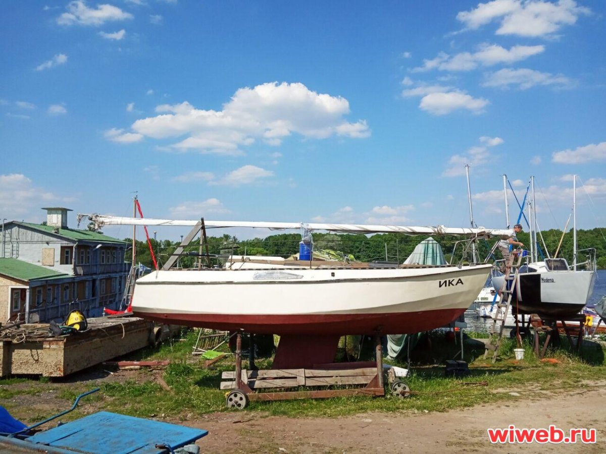 Минитонник яхта