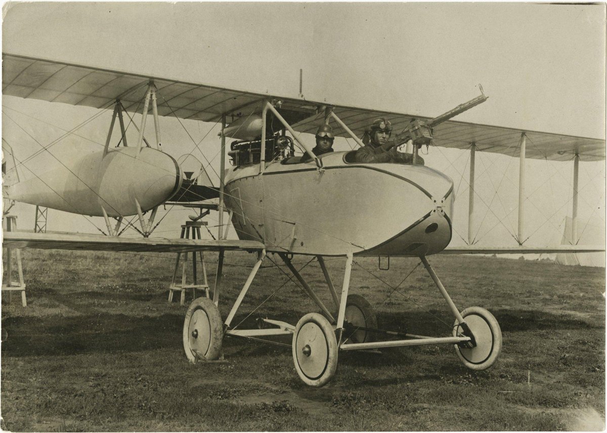 Первый самолет