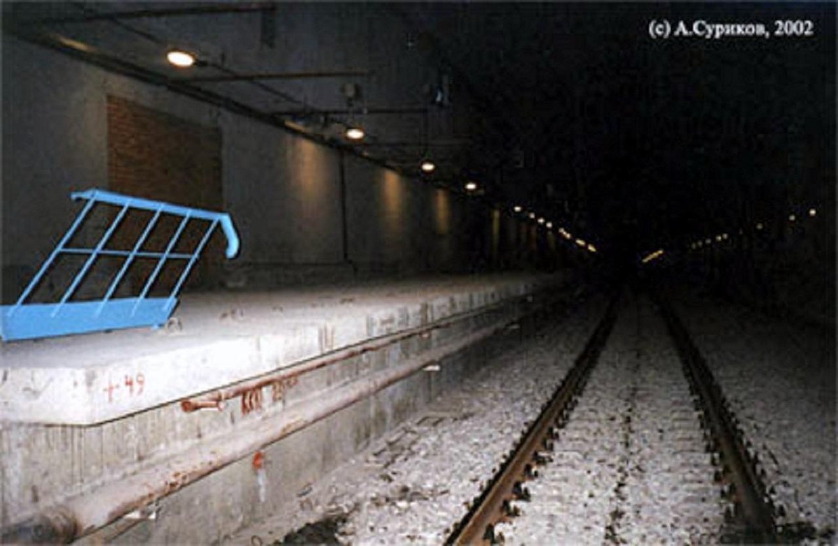 Станция метро площадь Гагарина, Москва