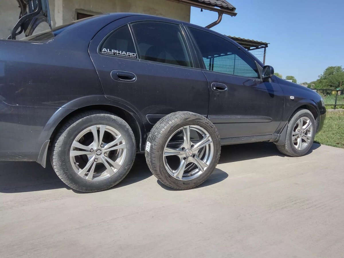 Nissan Almera диски r15