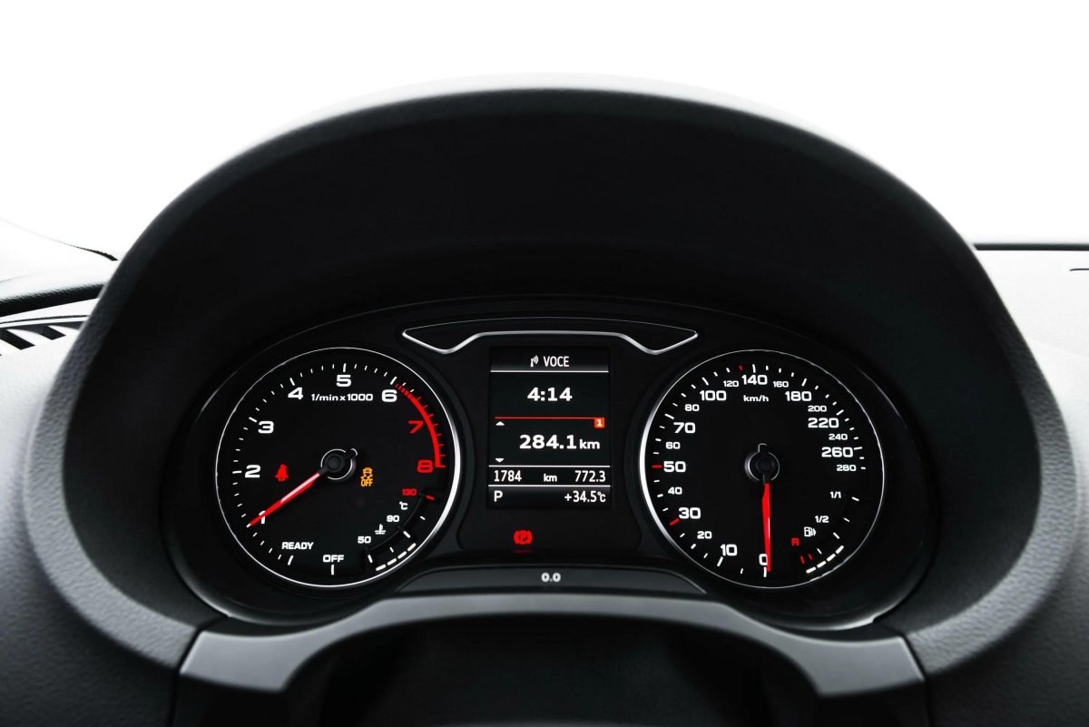 Приборная панель Ауди а3