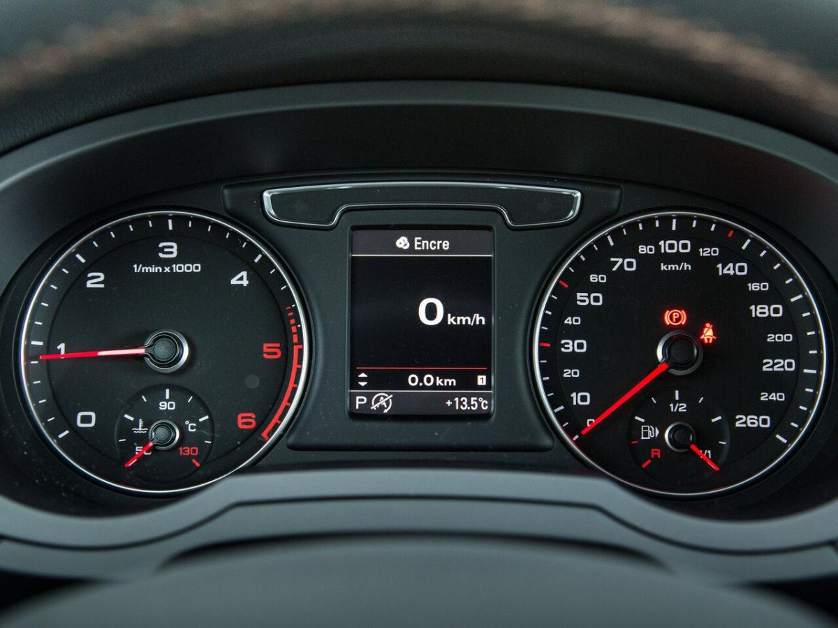 Audi q3 приборная панель