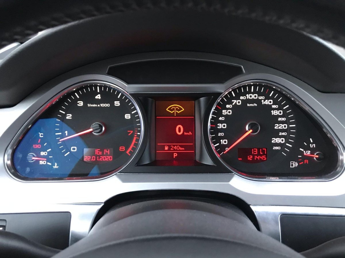 Приборная панель Ауди q3