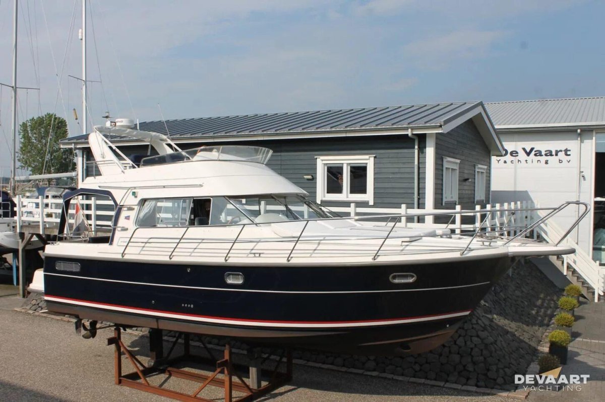 Nimbus 38 Carisma катер