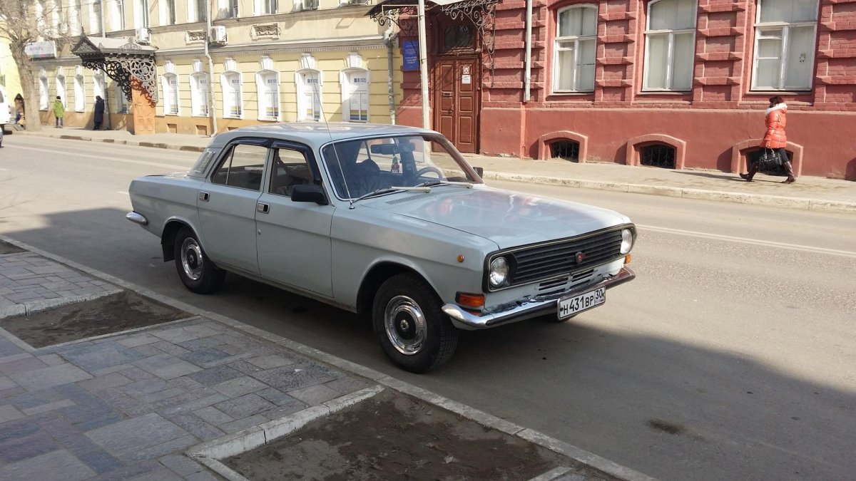 Волга ГАЗ 2410 серая