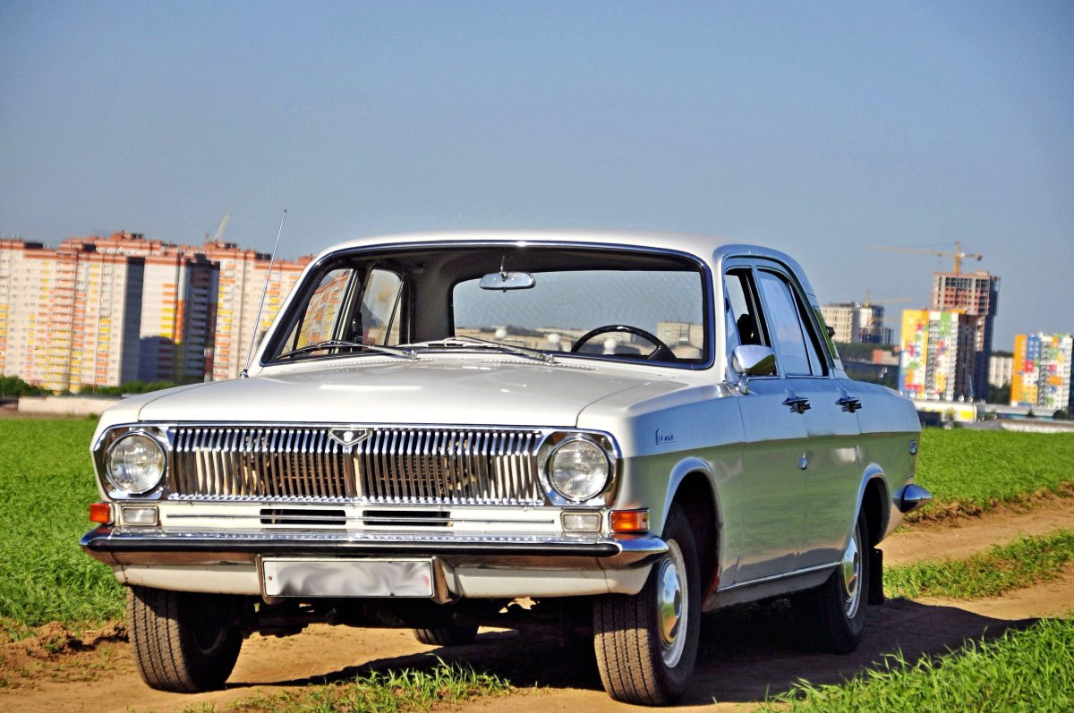 ГАЗ 24 белая