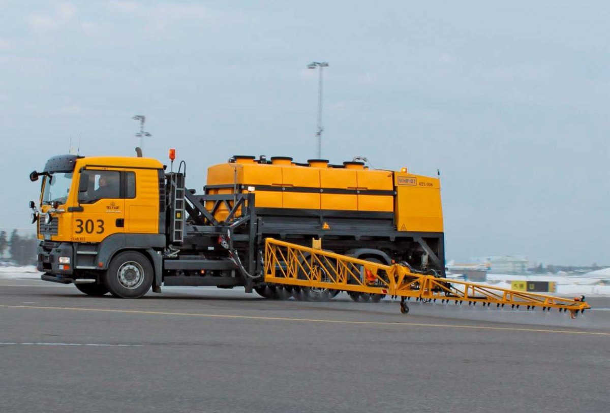 Снегоуборочная техника Шмидт Аэродромная