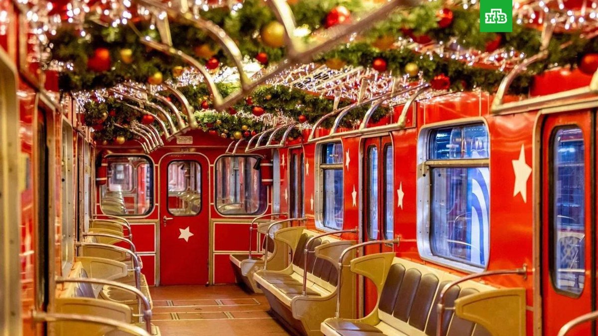 Поезд метро еж3 новогодний