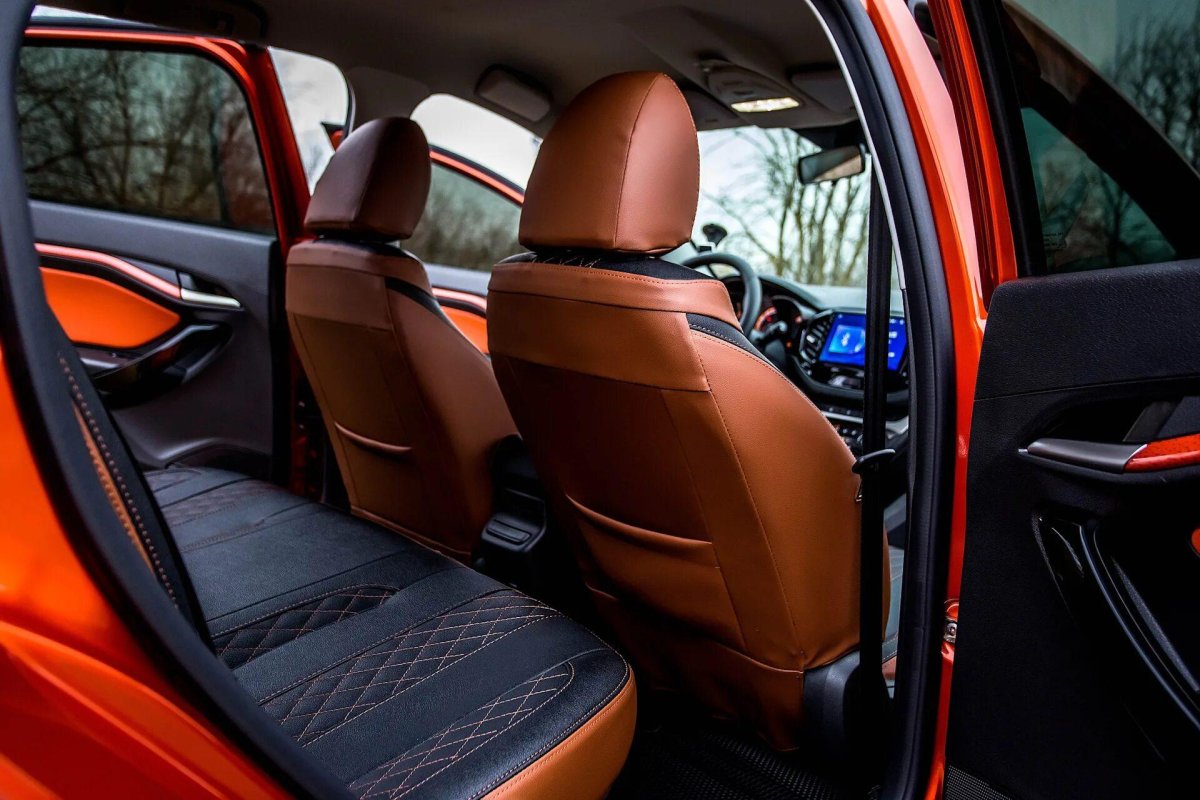 Лада Веста св кросс салон