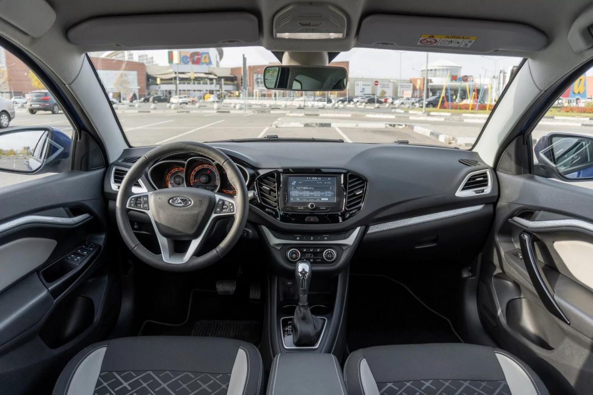 Lada Vesta SW Cross 2022 салон