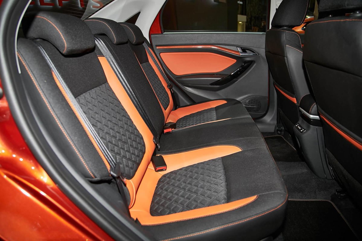 Лада Веста седан салон сзади