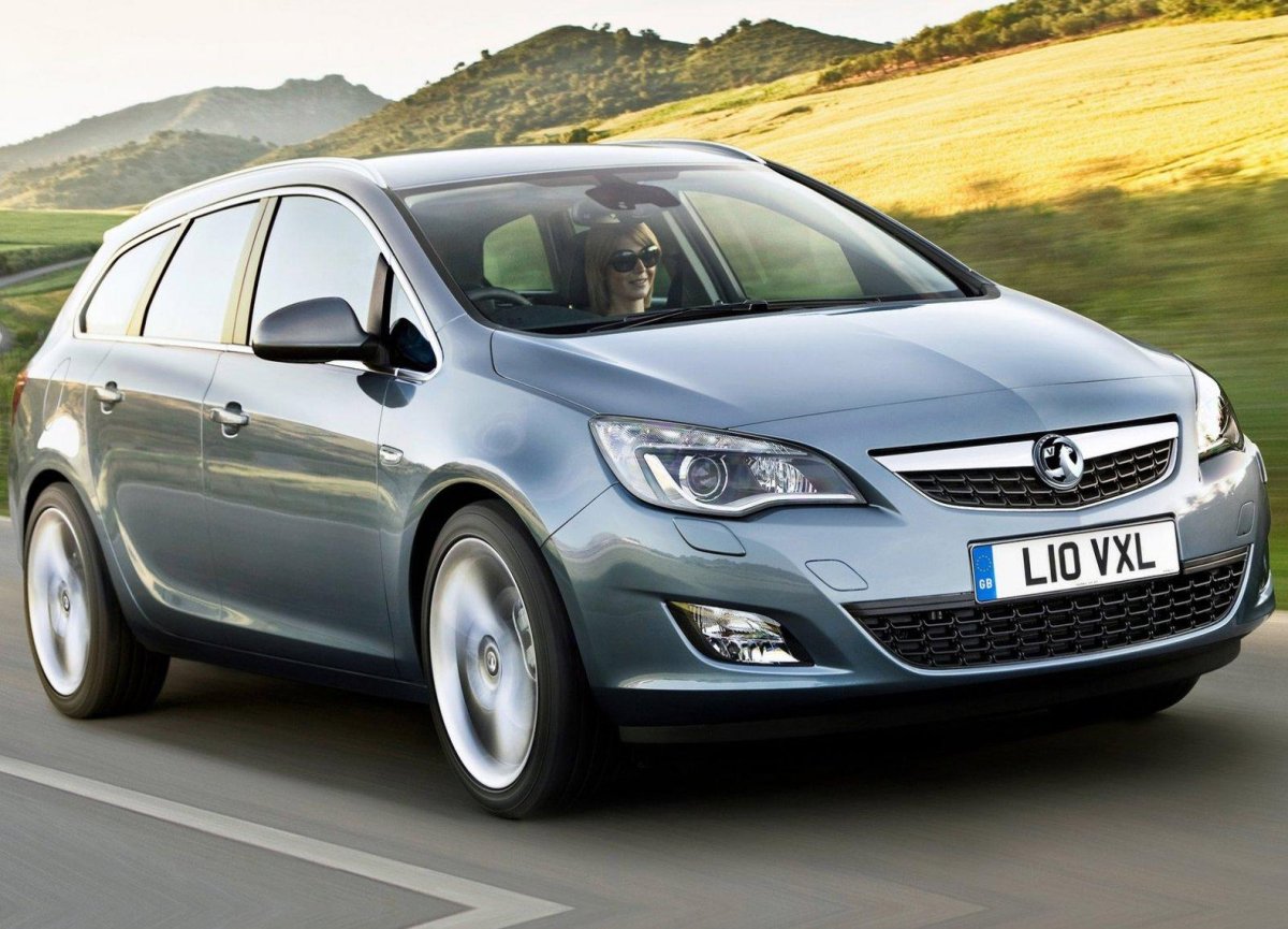 Опель Астра универсал 2011