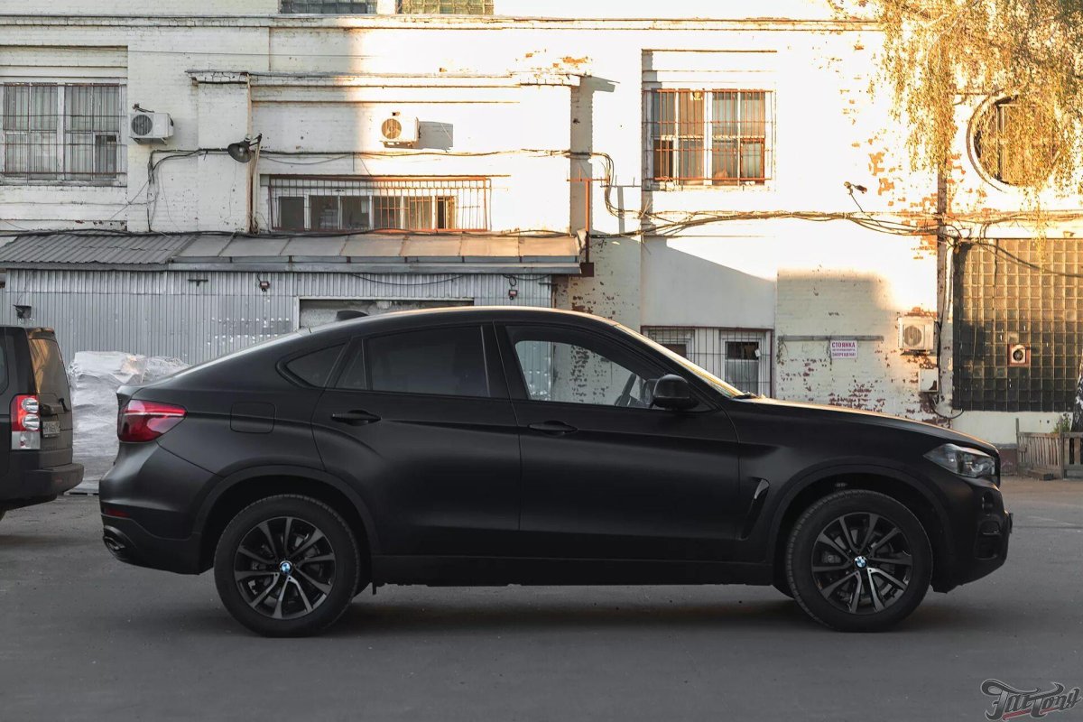 BMW x6 черный сатин