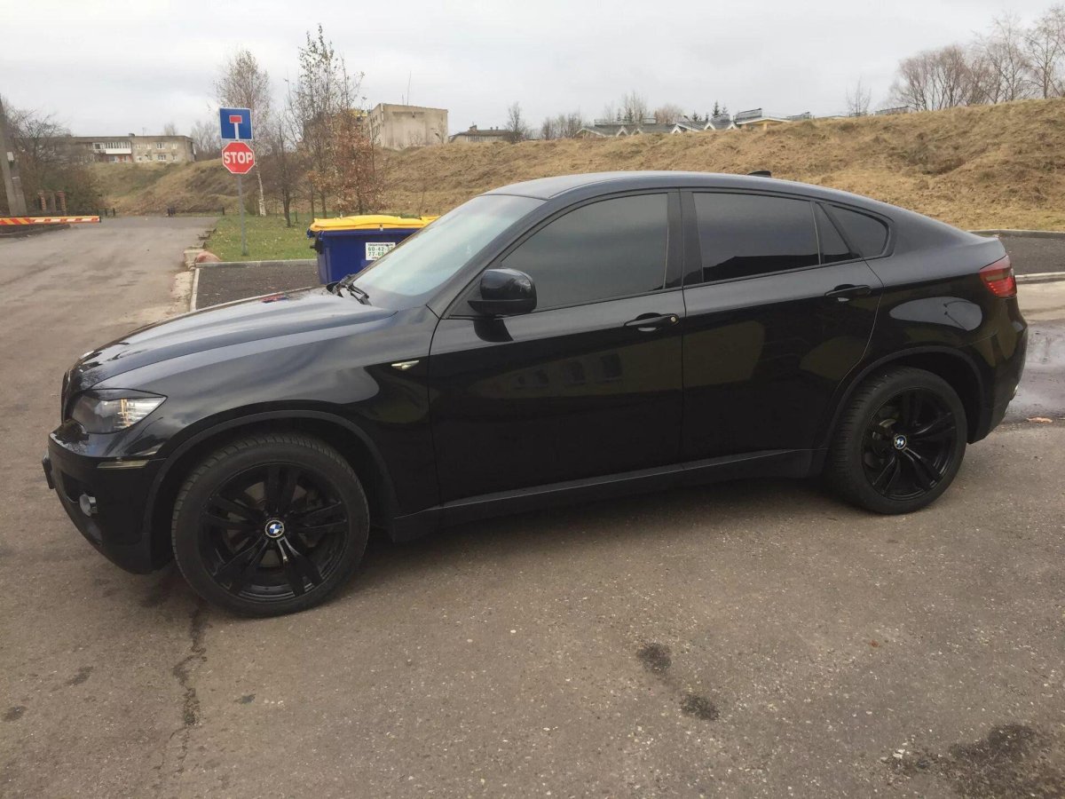 BMW x6 черная тонированная