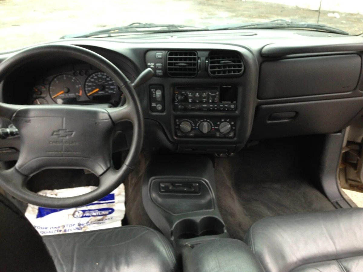 Шевроле блейзер 1998 4.3 салон