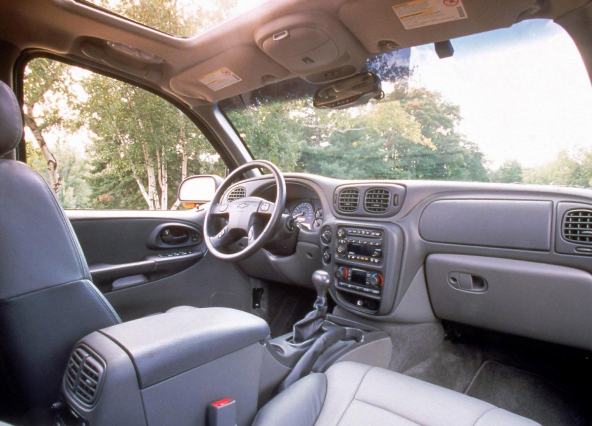 Chevrolet trailblazer 2005 салон