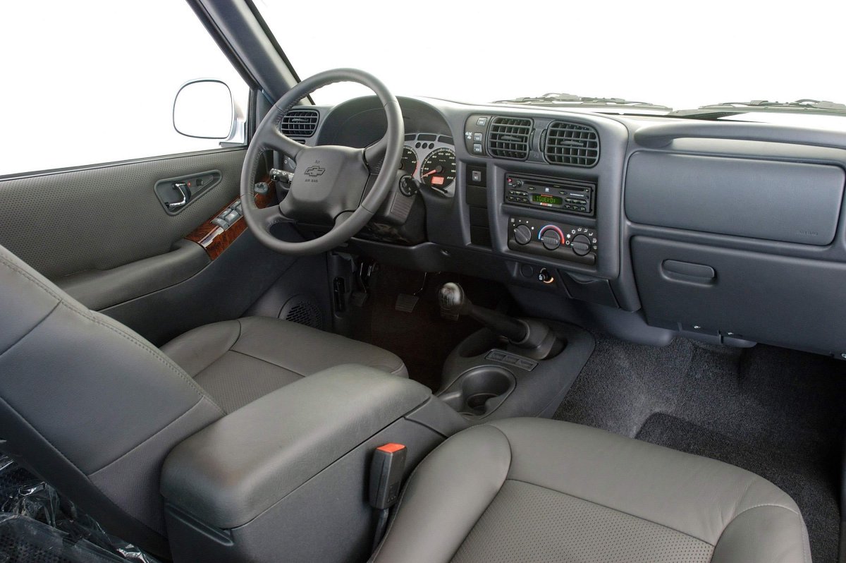 Шевроле блейзер 2005 салон