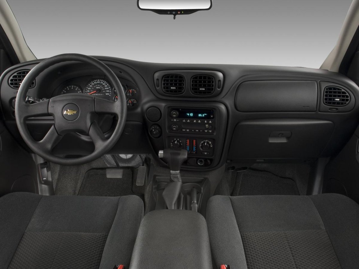 Chevrolet trailblazer 2002 салон