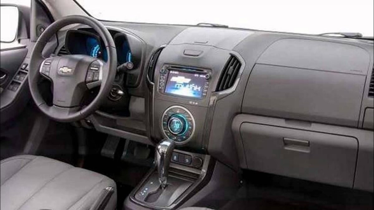 Chevrolet trailblazer 2015 салон