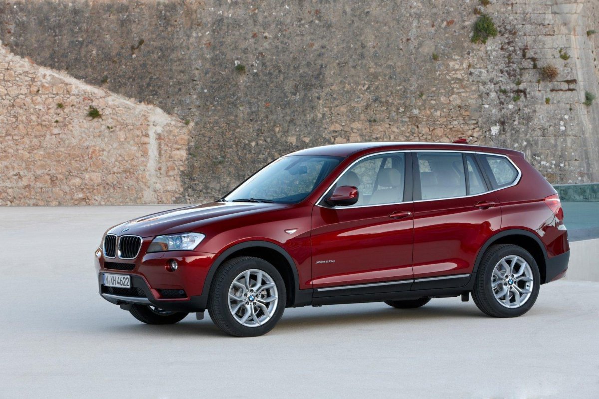 BMW x3 красная