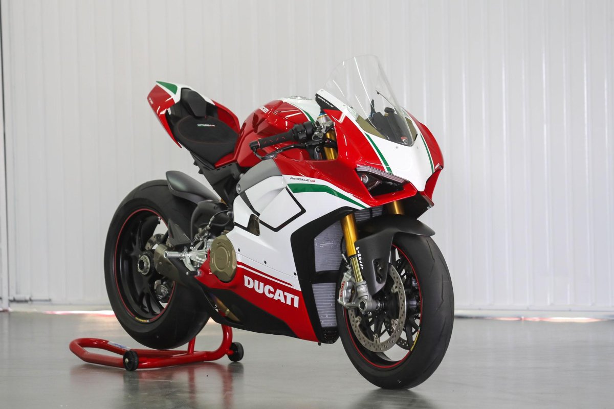 Мотоцикл Ducati Panigale v4 r
