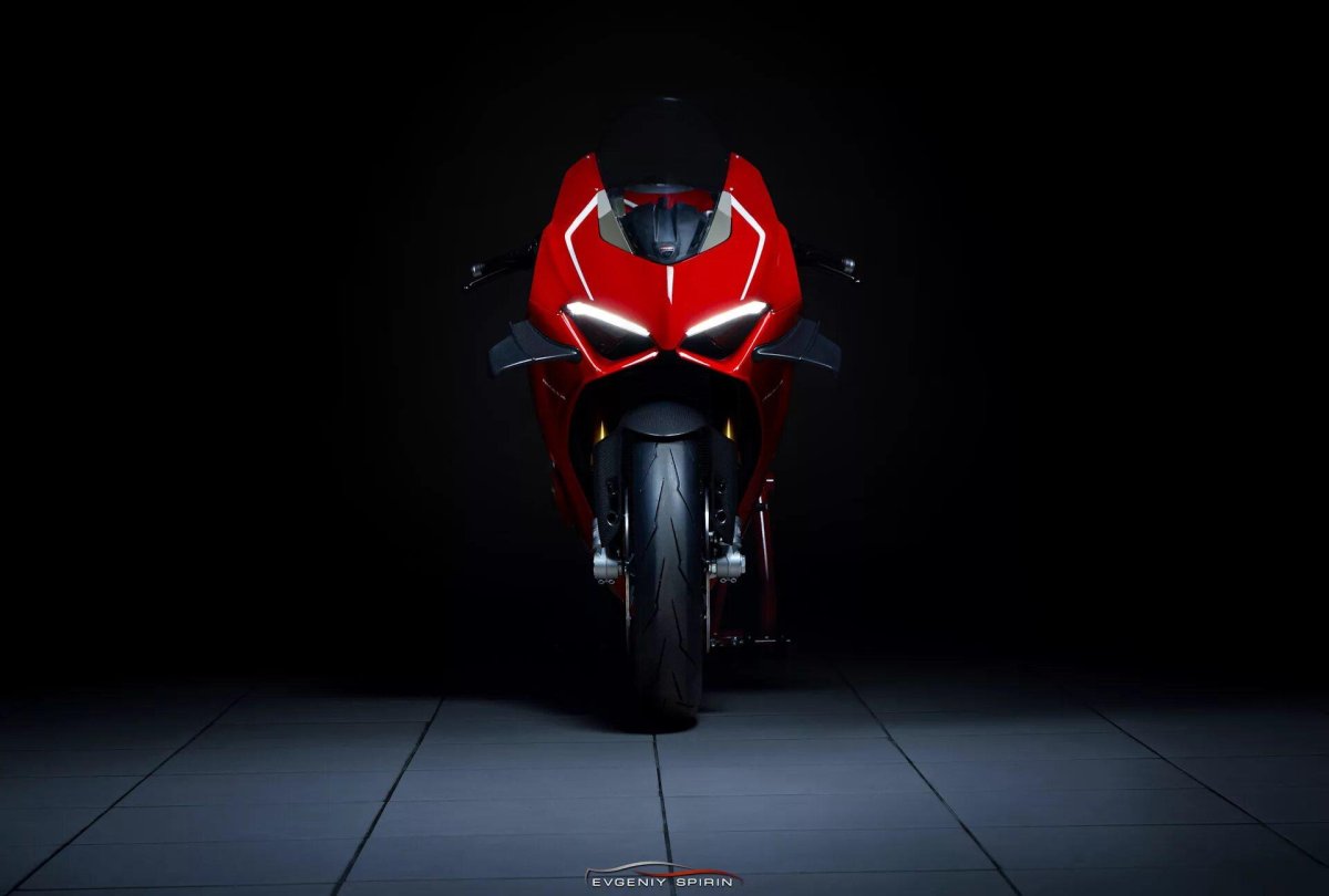 Ducati Panigale v4 Black