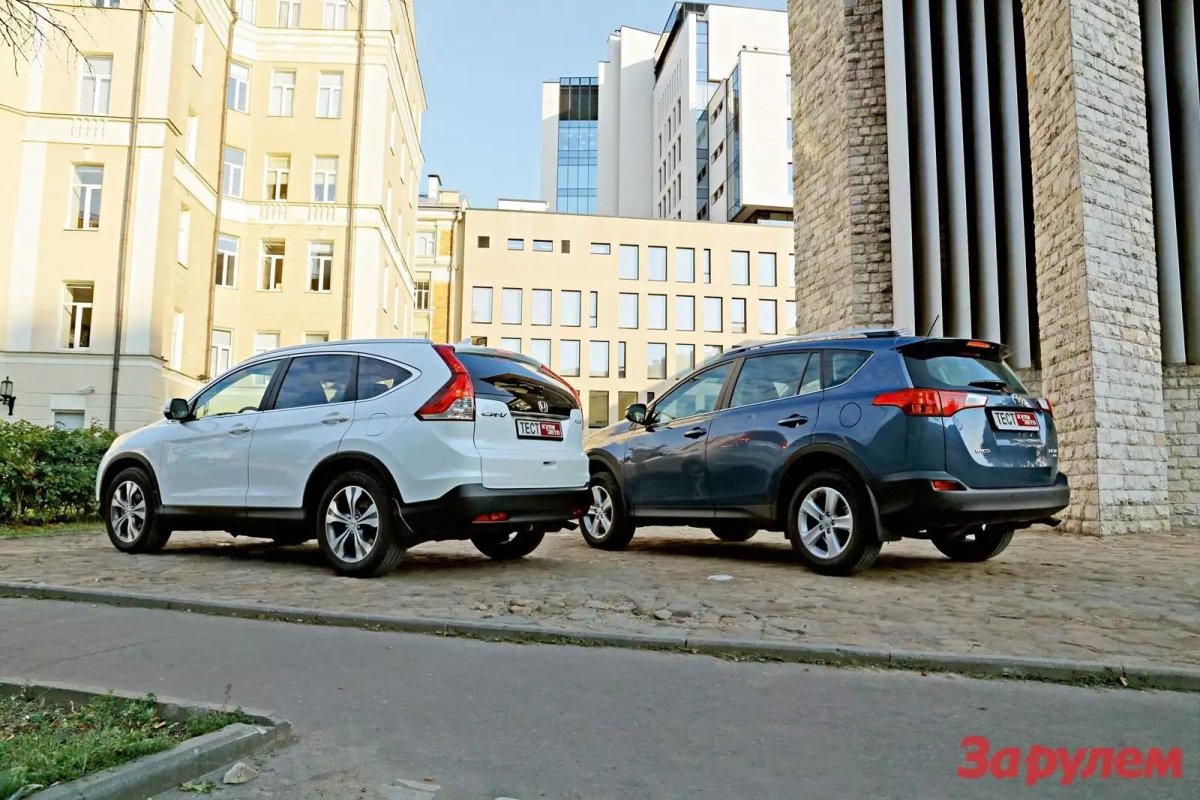 Хонда СРВ против Тойота рав4