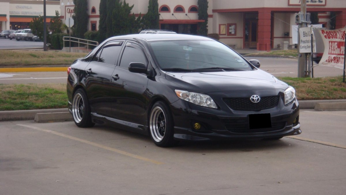 Тюнингованная Тойота Королла 2008