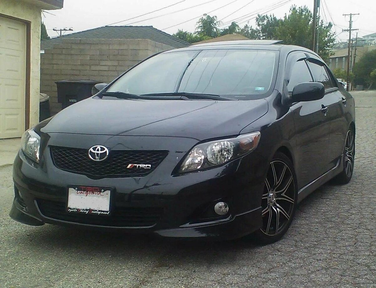 Тюнингованная Тойота Королла 2008